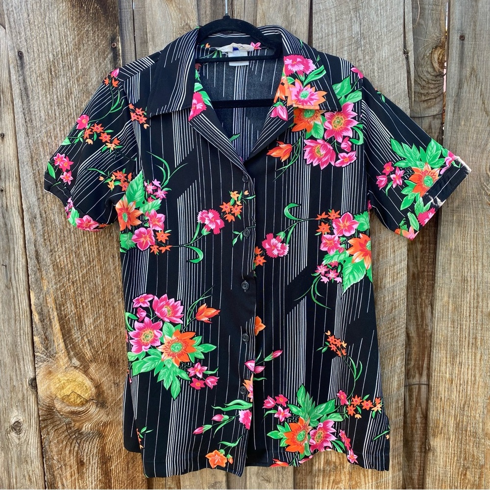 Vintage polyester short sleeves and fitted floral shirt bright  flowers Small